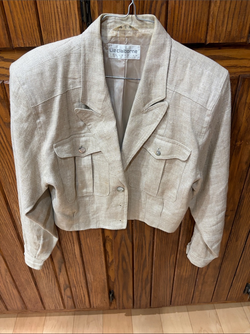 Liz Claiborne short linen beige jacket 
Size 6